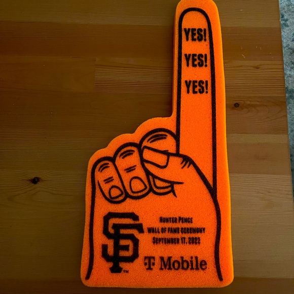 Hunter Pence Wall of Fame Ceremony foam finger, San Francisco Giants - Picture 1 of 1